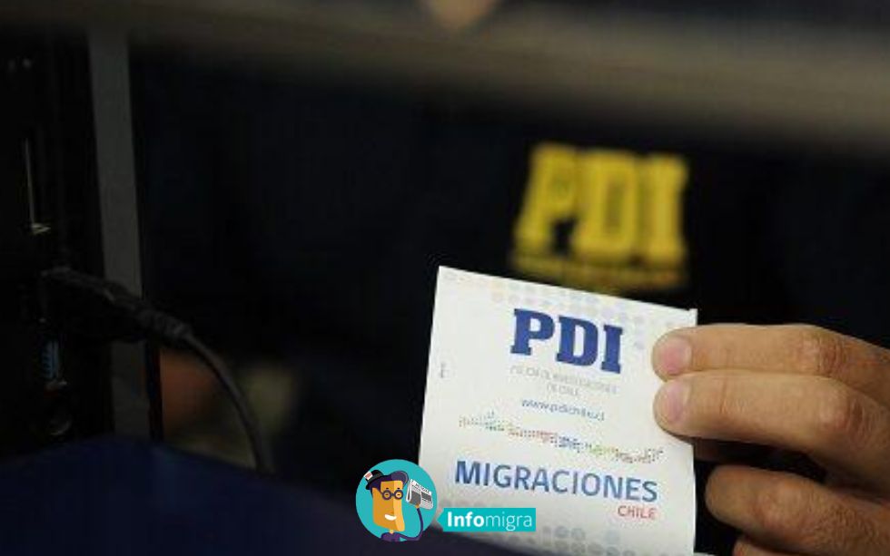 Whisky y más: las coimas a funcionarios de la PDI para “apurar” trámites de migrantes irregulares