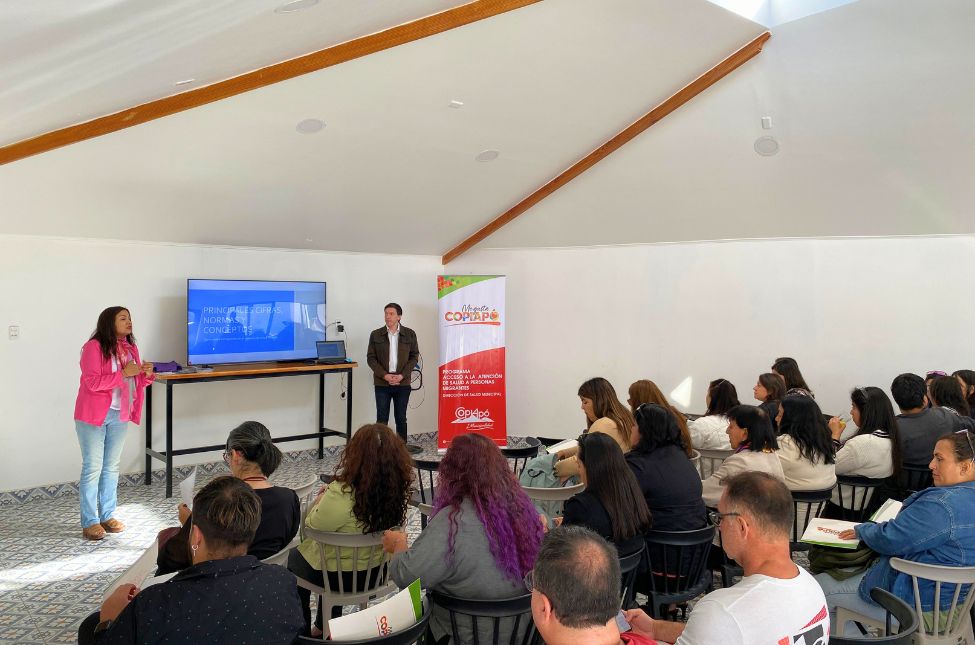 Dictamos talleres informativos y de sensibilización para funcionarios/as del área de la salud en la ciudad de Copiapó